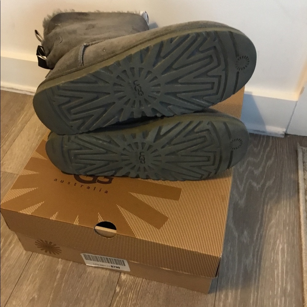 Ugg Gray Shoes with bow at the back Size 10 $150 - Picture 7 of 11